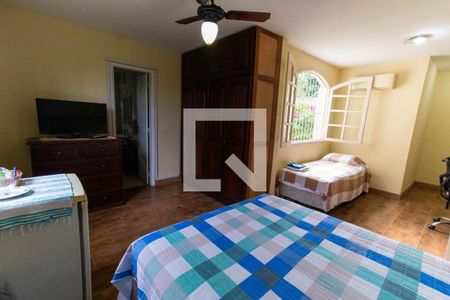 Casa à venda com 710m², 4 quartos e 4 vagas Casa à venda com 710m², 4 quartos e 4 vagasSuíte 3