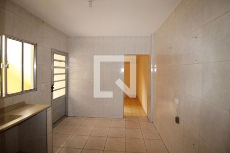 Sala / Cozinha de casa para alugar com 1 quarto, 40m² em Parque Peruche, São Paulo