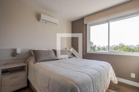 Suíte de apartamento para alugar com 3 quartos, 106m² em Passo da Areia, Porto Alegre