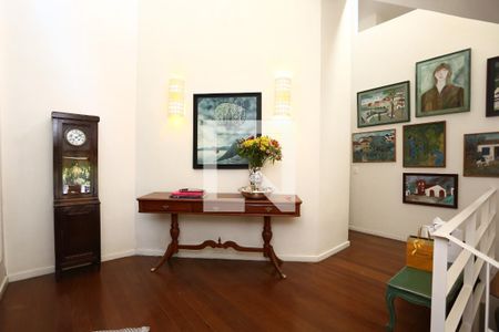 hall de casa de condomínio à venda com 3 quartos, 330m² em Jardim Vitoria Regia, São Paulo