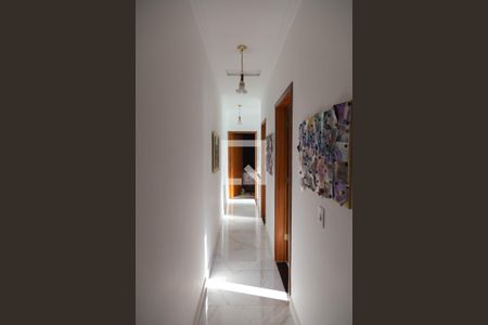 Corredor de casa à venda com 3 quartos, 190m² em Jardim Vila Galvão, Guarulhos