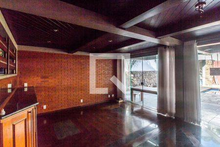 Sala de TV de casa de condomínio para alugar com 4 quartos, 250m² em Residencial Nove (alphaville), Santana de Parnaíba