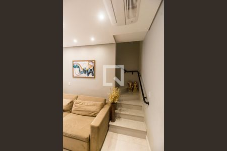 Escada de casa de condomínio à venda com 3 quartos, 152m² em Tanquinho, Santana de Parnaíba