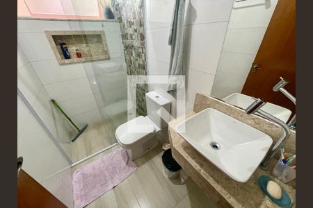 Casa à venda com 159m², 4 quartos e 2 vagas Casa à venda com 159m², 4 quartos e 2 vagasBanheiro 2