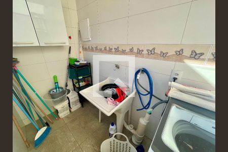 Casa à venda com 159m², 4 quartos e 2 vagas Casa à venda com 159m², 4 quartos e 2 vagasÁrea de Serviço