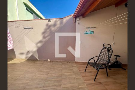 Casa à venda com 159m², 4 quartos e 2 vagas Casa à venda com 159m², 4 quartos e 2 vagasQuintal