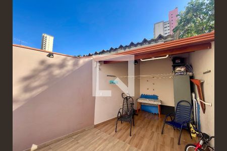 Casa à venda com 159m², 4 quartos e 2 vagas Casa à venda com 159m², 4 quartos e 2 vagasQuintal