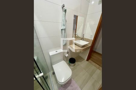 Casa à venda com 159m², 4 quartos e 2 vagas Casa à venda com 159m², 4 quartos e 2 vagasBanheiro 2