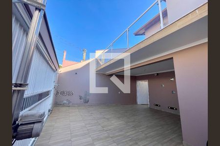 Casa à venda com 159m², 4 quartos e 2 vagas Casa à venda com 159m², 4 quartos e 2 vagasGaragem