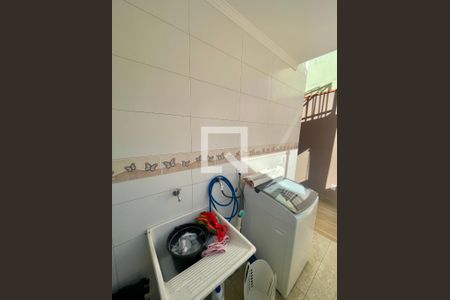 Casa à venda com 159m², 4 quartos e 2 vagas Casa à venda com 159m², 4 quartos e 2 vagasÁrea de Serviço