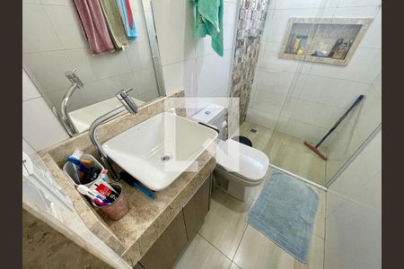 Casa à venda com 159m², 4 quartos e 2 vagas Casa à venda com 159m², 4 quartos e 2 vagasBanheiro 1