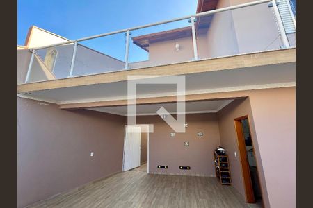 Casa à venda com 159m², 4 quartos e 2 vagas Casa à venda com 159m², 4 quartos e 2 vagasGaragem