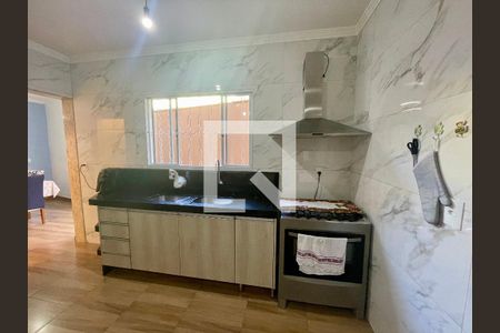 Casa à venda com 159m², 4 quartos e 2 vagas Casa à venda com 159m², 4 quartos e 2 vagasCozinha