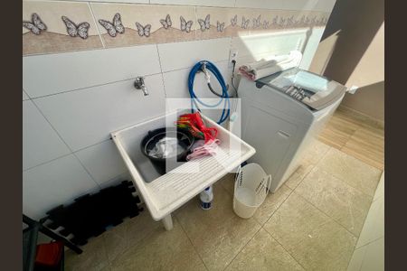 Casa à venda com 159m², 4 quartos e 2 vagas Casa à venda com 159m², 4 quartos e 2 vagasÁrea de Serviço