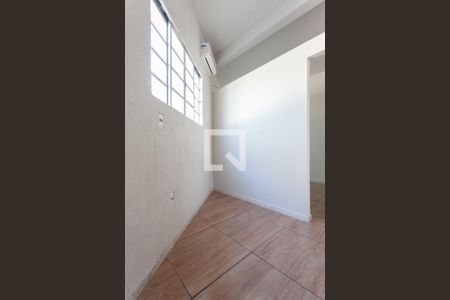 Corredor de kitnet/studio para alugar com 1 quarto, 37m² em Céu Azul, Belo Horizonte