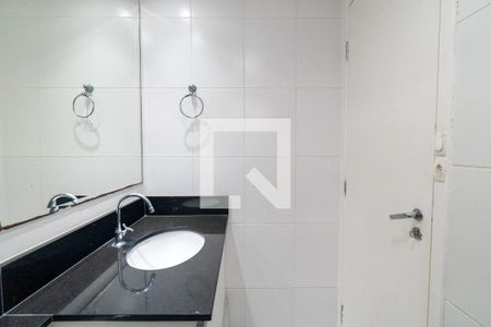 Banheiro da Suíte de apartamento para alugar com 3 quartos, 69m² em Vila Sao Paulo, São Paulo