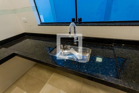 Casa à venda com 131m², 3 quartos e 2 vagas Casa à venda com 131m², 3 quartos e 2 vagasCozinha