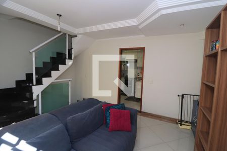 Sala de TV de casa de condomínio à venda com 3 quartos, 105m² em Vila Esperança, São Paulo