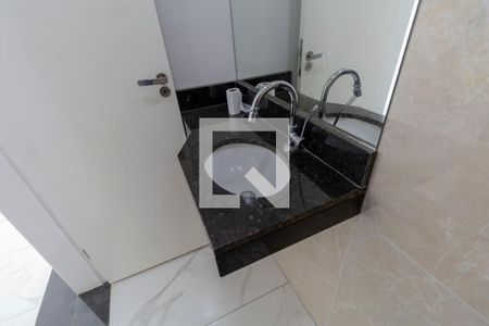 Banheiro de casa à venda com 3 quartos, 430m² em Vila Marieta, São Paulo