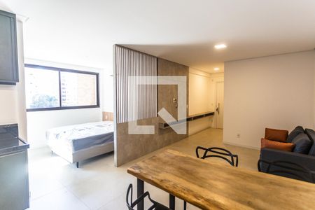 Sala/Cozinha/Área de Serviço de apartamento para alugar com 1 quarto, 43m² em Santo Agostinho, Belo Horizonte