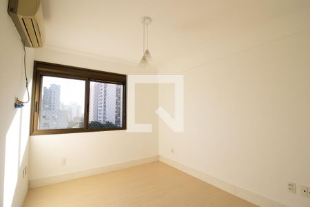 Quarto 1 de apartamento para alugar com 2 quartos, 92m² em Passo da Areia, Porto Alegre