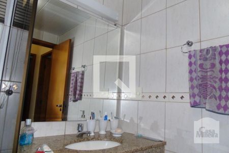 Banheiro de apartamento à venda com 2 quartos, 120m² em Fernão Dias, Belo Horizonte