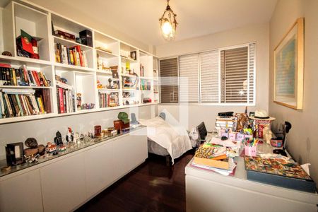 quarto 1 de apartamento à venda com 4 quartos, 136m² em Lourdes, Belo Horizonte