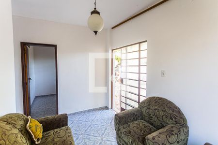 Sala 1 de casa para alugar com 4 quartos, 220m² em Cachoeirinha, Belo Horizonte