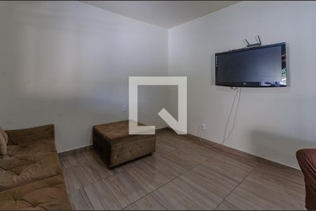Sala de casa à venda com 2 quartos, 360m² em Letícia, Belo Horizonte