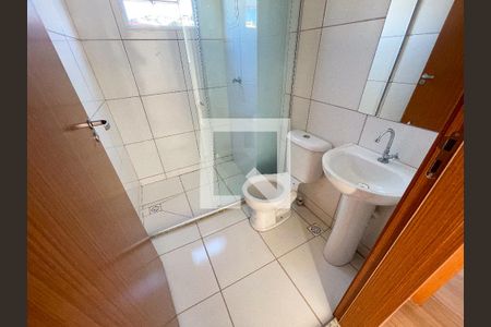 Banheiro de apartamento para alugar com 2 quartos, 42m² em Milionários, Belo Horizonte