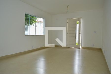 Sala de casa à venda com 4 quartos, 150m² em Taquara, Rio de Janeiro