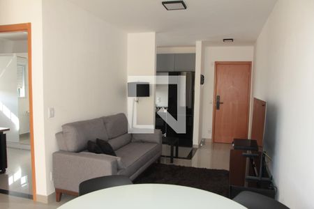 Sala de apartamento para alugar com 2 quartos, 90m² em Planalto, Belo Horizonte