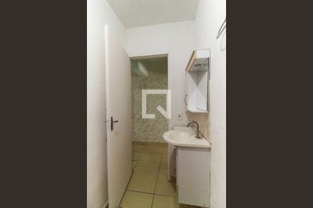 Banheiro de casa para alugar com 2 quartos, 48m² em Jardim Santana, São Paulo