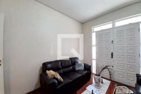 Sala de Estar  de casa para alugar com 3 quartos, 350m² em Cambuí, Campinas