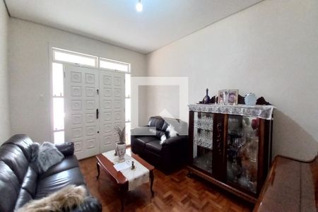 Sala de Estar  de casa para alugar com 3 quartos, 350m² em Cambuí, Campinas