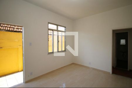 Sala de casa para alugar com 1 quarto, 80m² em Brás de Pina, Rio de Janeiro