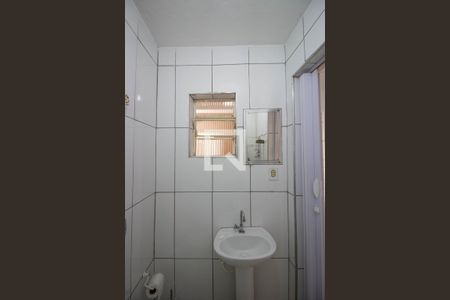 Banheiro de casa para alugar com 1 quarto, 40m² em Vila Verde, São Paulo