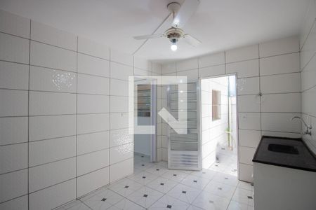 Cozinha de casa para alugar com 1 quarto, 40m² em Vila Verde, São Paulo