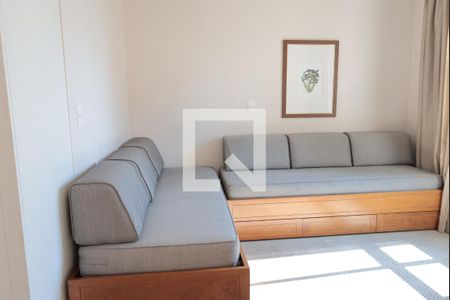Sala de estar de apartamento para alugar com 1 quarto, 82m² em Vila Nova Conceição, São Paulo