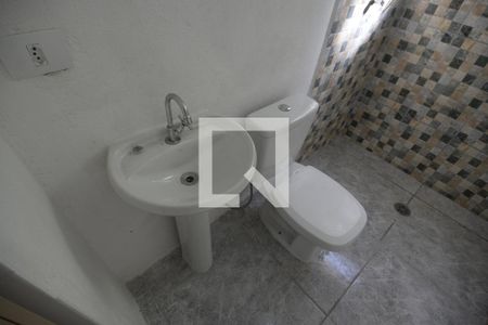 Banheiro de casa para alugar com 1 quarto, 57m² em Vila Deodoro, São Paulo