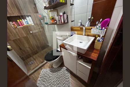 Banheiro da Suíte de casa de condomínio à venda com 2 quartos, 68m² em Irajá, Rio de Janeiro