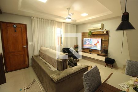 Sala de casa de condomínio à venda com 2 quartos, 68m² em Irajá, Rio de Janeiro