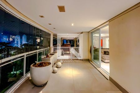 Varanda de apartamento à venda com 3 quartos, 150m² em Jardim Analia Franco, São Paulo