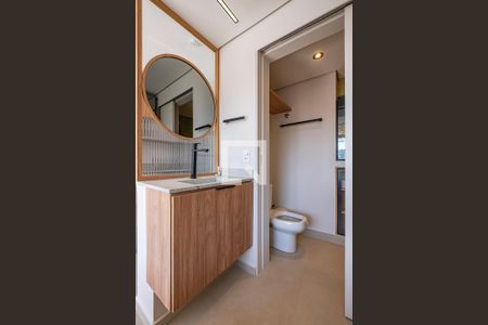 Banheiro de kitnet/studio para alugar com 1 quarto, 29m² em Pinheiros, São Paulo