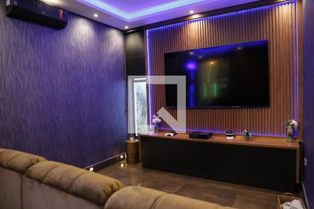 Sala de Cinema de casa de condomínio à venda com 3 quartos, 350m² em City América, São Paulo