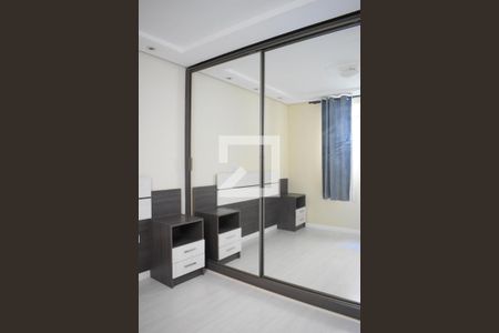 Quarto 1 de apartamento para alugar com 2 quartos, 61m² em Santa Cândida, Curitiba