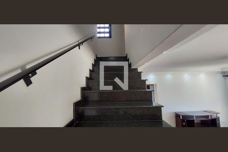 Escada Quartos de casa à venda com 3 quartos, 302m² em Parque das Nações, Santo André