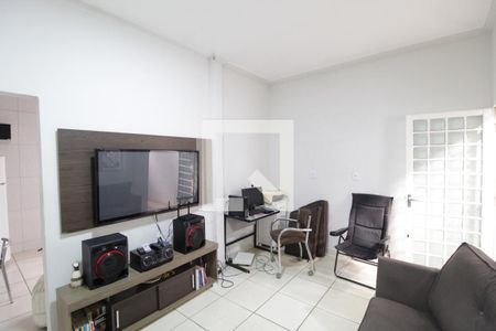 Sala de casa para alugar com 3 quartos, 80m² em Jardim Holanda, Uberlândia