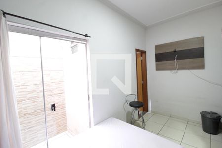 Quarto 1 - Suíte de casa para alugar com 3 quartos, 80m² em Jardim Holanda, Uberlândia