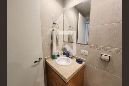 Banheiro  de apartamento para alugar com 1 quarto, 60m² em Laranjeiras, Rio de Janeiro